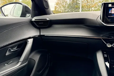  PEUGEOT e-2008 54kWh Allure Auto 5dr (7kW Charger) Thumbnail #19