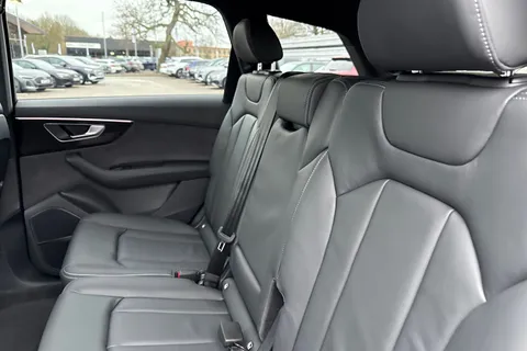 18 of 61 for Audi Q7 3.0 TDI V6 Black Edition Tiptronic quattro Euro 6 (s/s) 5dr