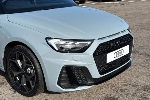  Audi A1 1.0 TFSI 30 Black Edition Sportback Euro 6 (s/s) 5dr Thumbnail #9