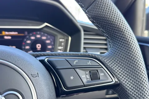  Audi A1 1.0 TFSI 30 Black Edition Sportback Euro 6 (s/s) 5dr Thumbnail #25