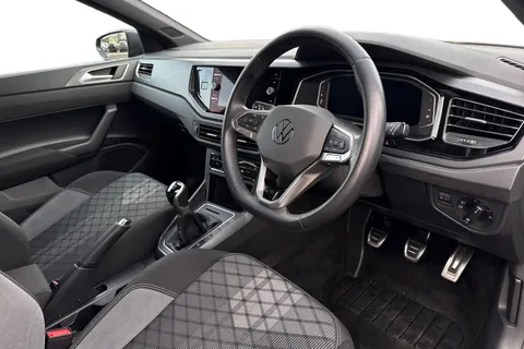 MD23HJJ Volkswagen Polo 1.0 TSI R-Line 5dr **17' BERGAMO ALLOYS, MOBILE PHONE CHARGING** Thumbnail #15