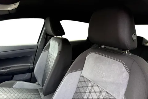 MD23HJJ Volkswagen Polo 1.0 TSI R-Line 5dr **17' BERGAMO ALLOYS, MOBILE PHONE CHARGING** Thumbnail #17