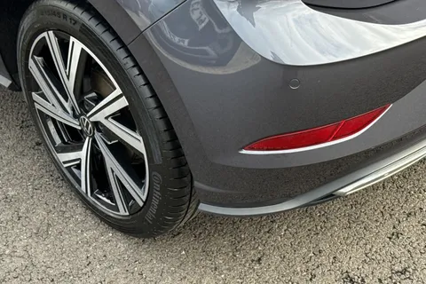 MD23HJJ Volkswagen Polo 1.0 TSI R-Line 5dr **17' BERGAMO ALLOYS, MOBILE PHONE CHARGING** Thumbnail #32