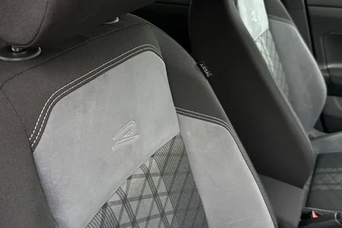 MD23HJJ Volkswagen Polo 1.0 TSI R-Line 5dr **17' BERGAMO ALLOYS, MOBILE PHONE CHARGING** Thumbnail #35