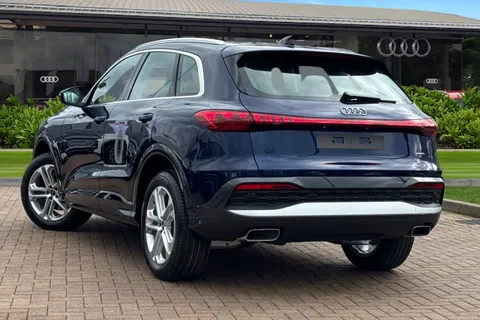  Audi Q5 2.0 TFSI Sport S Tronic quattro Euro 6 (s/s) 5dr Thumbnail #2