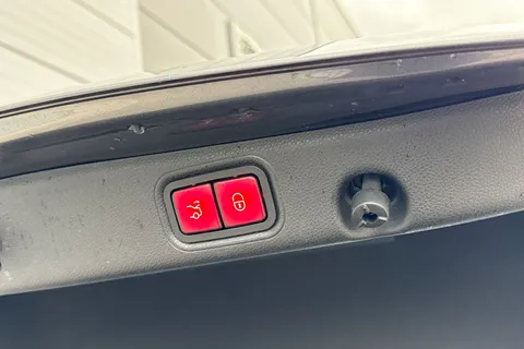 KX17OCE Mercedes-Benz E Class E220d AMG Line Premium 4dr 9G-Tronic Thumbnail #25