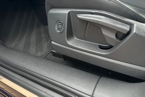  Audi Q5 2.0 TFSI Sport S Tronic quattro Euro 6 (s/s) 5dr Thumbnail #31