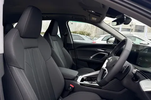  Audi Q5 2.0 TFSI Sport S Tronic quattro Euro 6 (s/s) 5dr Thumbnail #44