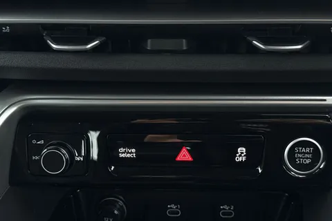  Audi Q5 2.0 TFSI Sport S Tronic quattro Euro 6 (s/s) 5dr Thumbnail #57