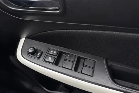 SE18OFW Suzuki Swift 1.2 Dualjet SHVS SZ5 ALLGRIP 5dr Thumbnail #17