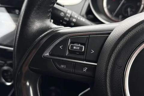 SE18OFW Suzuki Swift 1.2 Dualjet SHVS SZ5 ALLGRIP 5dr Thumbnail #30