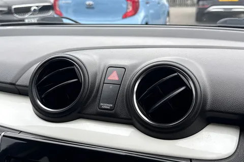 SE18OFW Suzuki Swift 1.2 Dualjet SHVS SZ5 ALLGRIP 5dr Thumbnail #35