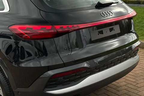  Audi Q5 2.0 TDI Sport S Tronic quattro Euro 6 (s/s) 5dr Thumbnail #7