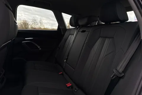  Audi Q5 2.0 TDI Sport S Tronic quattro Euro 6 (s/s) 5dr Thumbnail #18
