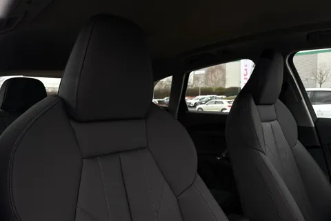  Audi Q5 2.0 TDI Sport S Tronic quattro Euro 6 (s/s) 5dr Thumbnail #23