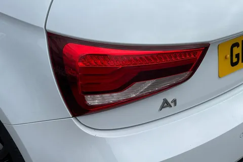 16 of 67 for Audi A1 Black Edition Nav 1.4 TFSI 125 PS S tronic