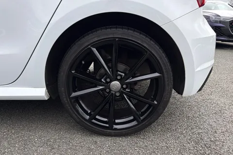 23 of 67 for Audi A1 Black Edition Nav 1.4 TFSI 125 PS S tronic