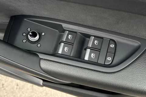 FV71EAK Audi Q5 S line 40 TDI quattro 204 PS S tronic Thumbnail #19