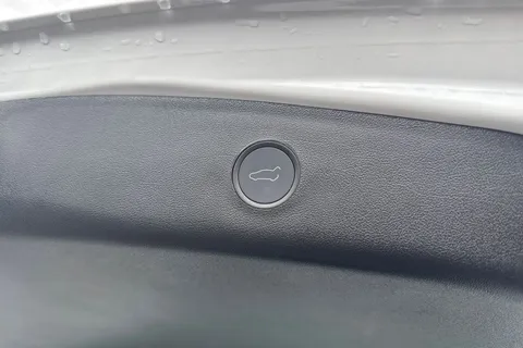 LC23NUK Tesla Model 3 Auto RWD 4dr Thumbnail #26