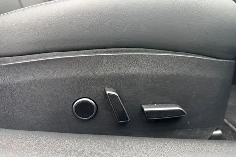 LC23NUK Tesla Model 3 Auto RWD 4dr Thumbnail #29