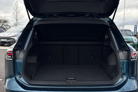 MJ75XPK Volkswagen Tiguan 2.0 TSI 204 4Motion Black Edition 5dr DSG **PAN ROOF** Thumbnail #7