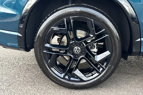 MJ75XPK Volkswagen Tiguan 2.0 TSI 204 4Motion Black Edition 5dr DSG **PAN ROOF** Thumbnail #10