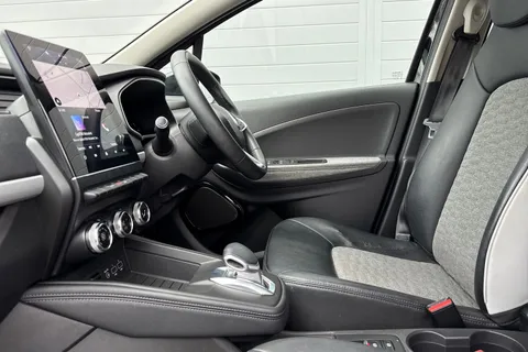 AV20VLP Renault Zoe 100kW i GT Line R135 50kWh 5dr Auto Thumbnail #33