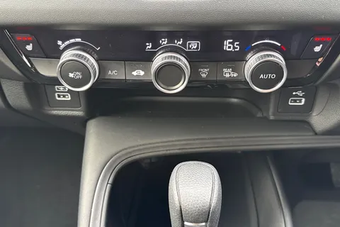 FG22LDD Honda HR-V 1.5 eHEV Elegance 5dr CVT Thumbnail #22