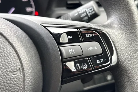 FG22LDD Honda HR-V 1.5 eHEV Elegance 5dr CVT Thumbnail #38