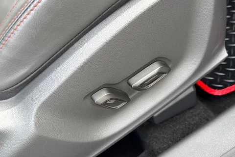 DE73YCH MG Mg Zs 1.5 VTi-TECH Exclusive Euro 6 (s/s) 5dr Thumbnail #39