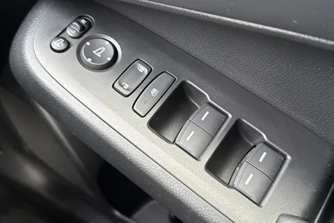 FG22LDD Honda HR-V 1.5 eHEV Elegance 5dr CVT Thumbnail #41