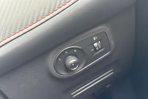 DE73YCH MG Mg Zs 1.5 VTi-TECH Exclusive Euro 6 (s/s) 5dr Thumbnail #45