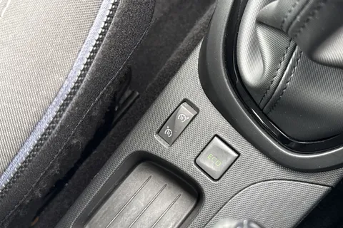 BF65NVJ Renault Captur 1.5 dCi ENERGY Dynamique MediaNav Euro 5 (s/s) 5dr Thumbnail #51