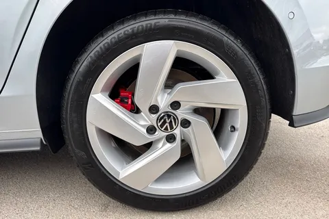 DE75EPJ Volkswagen Golf 1.5 TSI 272 GTE eHybrid 5dr DSG Thumbnail #12