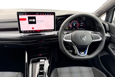 DE75EPJ Volkswagen Golf 1.5 TSI 272 GTE eHybrid 5dr DSG Thumbnail #19
