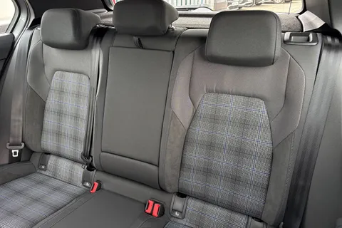 DE75EPJ Volkswagen Golf 1.5 TSI 272 GTE eHybrid 5dr DSG Thumbnail #20