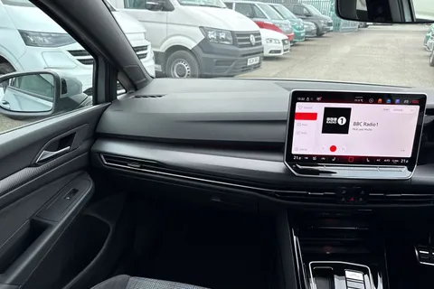 DE75EPJ Volkswagen Golf 1.5 TSI 272 GTE eHybrid 5dr DSG Thumbnail #21