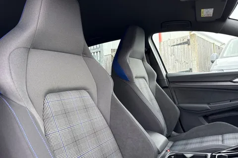 DE75EPJ Volkswagen Golf 1.5 TSI 272 GTE eHybrid 5dr DSG Thumbnail #25