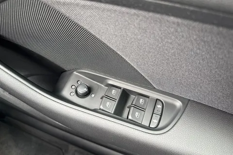 BW19FKF Audi A3 1.6 TDI 30 SE Technik Sportback Euro 6 (s/s) 5dr Thumbnail #45