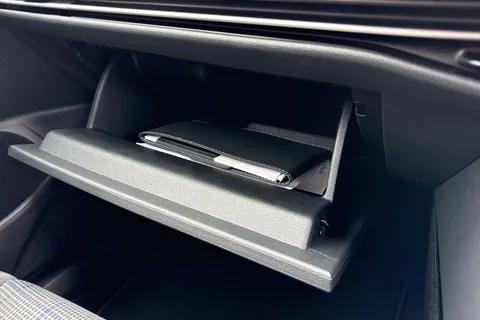 DE75EPJ Volkswagen Golf 1.5 TSI 272 GTE eHybrid 5dr DSG Thumbnail #43