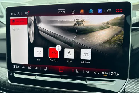 DE75EPJ Volkswagen Golf 1.5 TSI 272 GTE eHybrid 5dr DSG Thumbnail #47