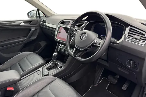 DA19RZX Volkswagen Tiguan 2.0 TDI 190 4Motion SEL 5dr DSG **TOW BAR, LEATHER** Thumbnail #15