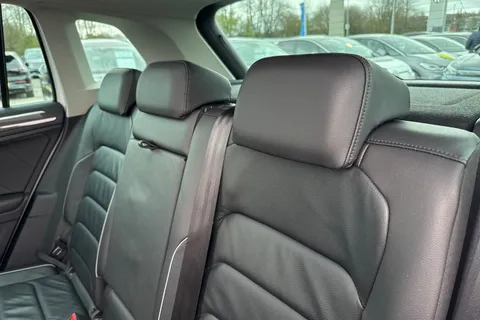 DA19RZX Volkswagen Tiguan 2.0 TDI 190 4Motion SEL 5dr DSG **TOW BAR, LEATHER** Thumbnail #20