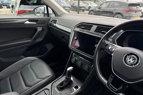 DA19RZX Volkswagen Tiguan 2.0 TDI 190 4Motion SEL 5dr DSG **TOW BAR, LEATHER** Thumbnail #21