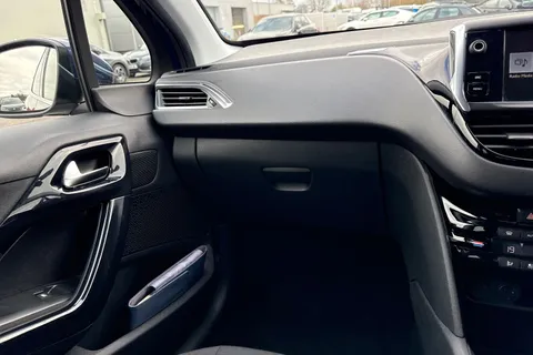 MF15YVH PEUGEOT 208 1.2 VTi PureTech Allure Euro 6 5dr Thumbnail #21