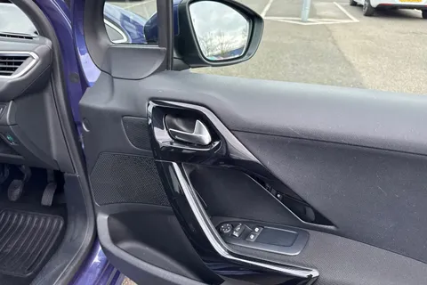 MF15YVH PEUGEOT 208 1.2 VTi PureTech Allure Euro 6 5dr Thumbnail #22