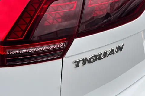 DA19RZX Volkswagen Tiguan 2.0 TDI 190 4Motion SEL 5dr DSG **TOW BAR, LEATHER** Thumbnail #29