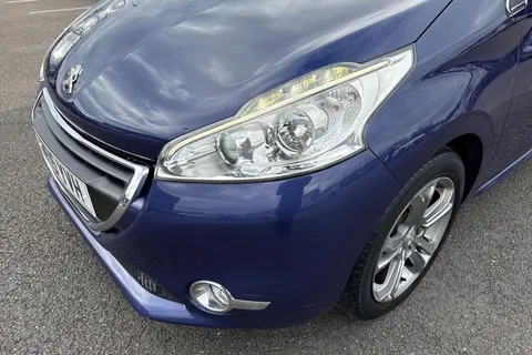 MF15YVH PEUGEOT 208 1.2 VTi PureTech Allure Euro 6 5dr Thumbnail #27