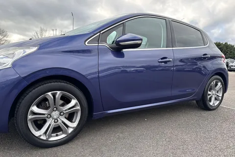 MF15YVH PEUGEOT 208 1.2 VTi PureTech Allure Euro 6 5dr Thumbnail #29