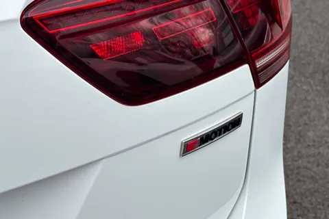 DA19RZX Volkswagen Tiguan 2.0 TDI 190 4Motion SEL 5dr DSG **TOW BAR, LEATHER** Thumbnail #32